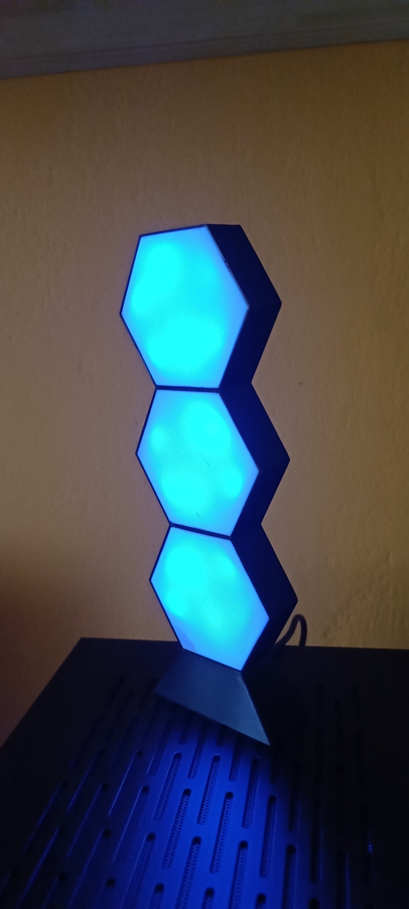 HEXAGONAL AMBIENT LED LAMP