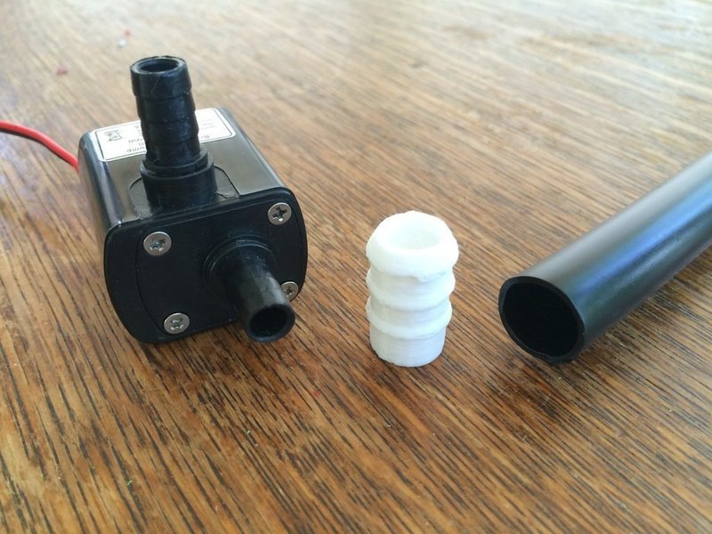 Barbed pump adapter (from 8.6mm/0.34in to 1/2")
