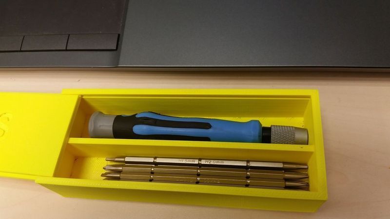 SMALL SCREW DRIVERS BOX