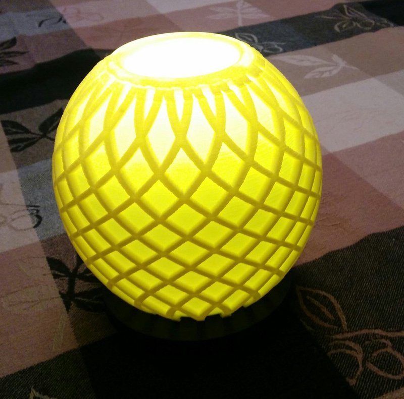 2 table lamps: plain & fancy