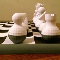 Wobbly Chess Set - Thumbnail 4