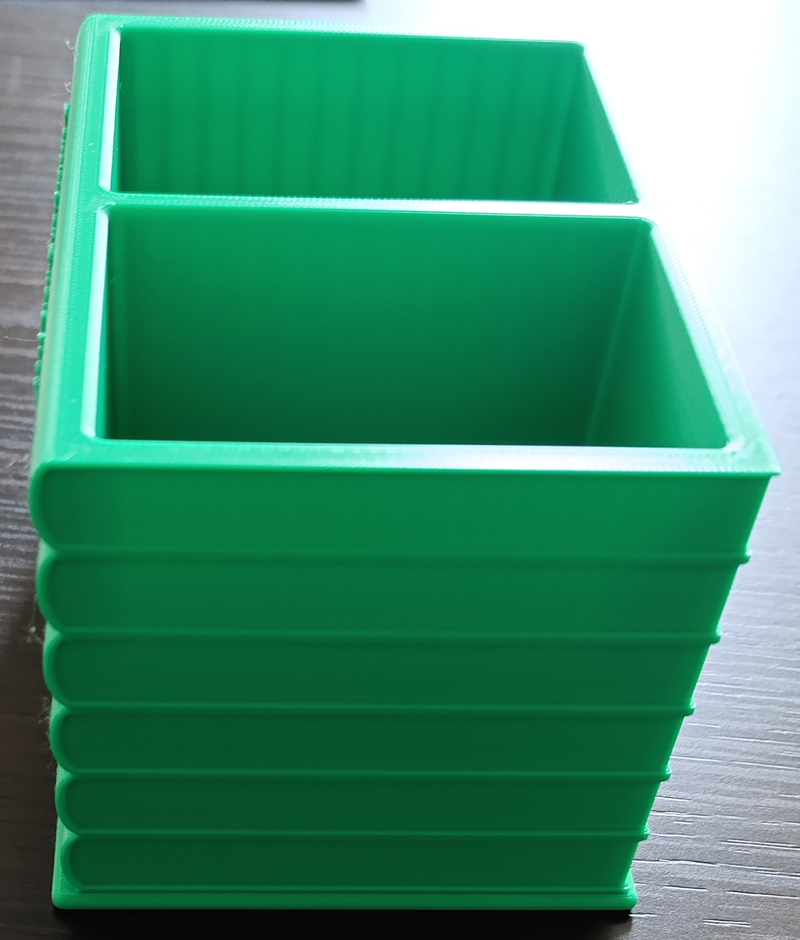 Pencil case in the shape of 6 books