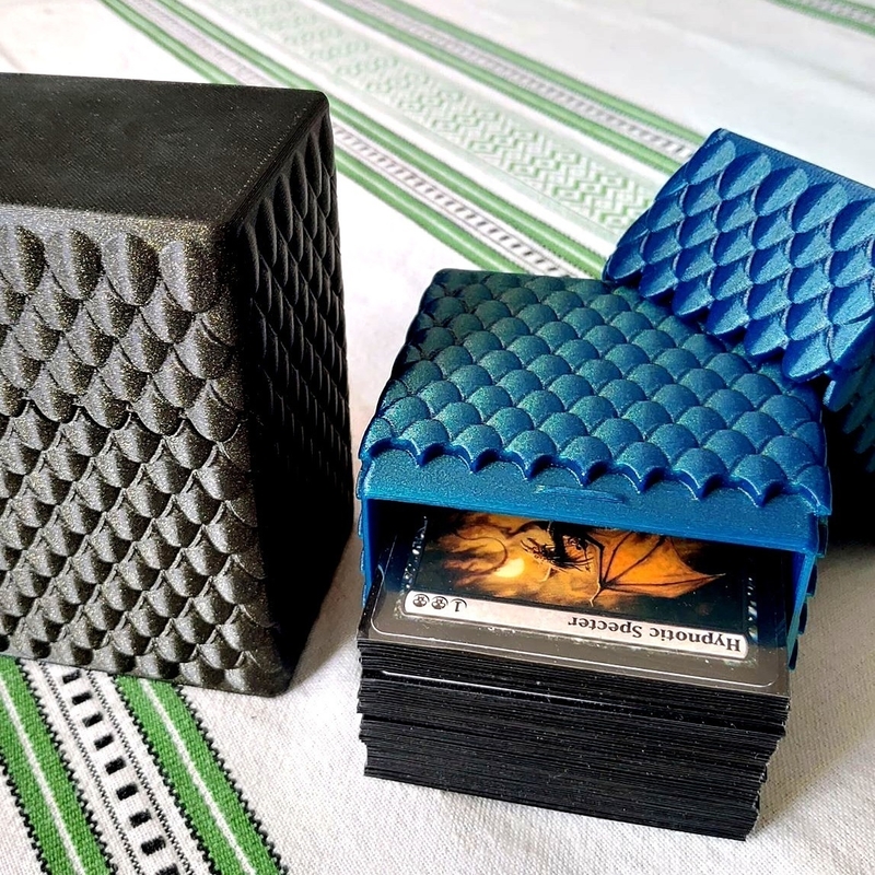 Deck box with Dragonscales for Magic the gathering or storage