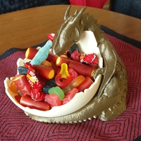 Dragon guarding egg, candy or dice - Thumbnail 9