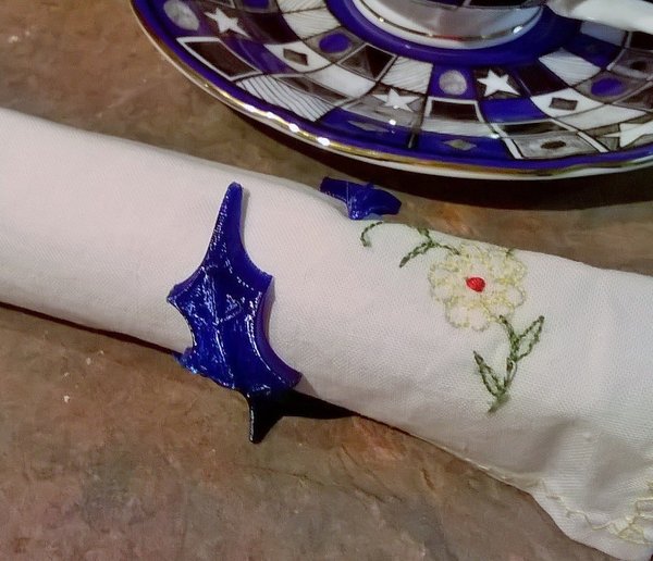 napkin holly ring