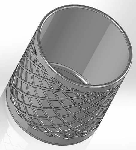Round pen cup with grid lines at 45 degrees