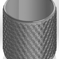 Round pen cup with flattened hexagons - Thumbnail 1