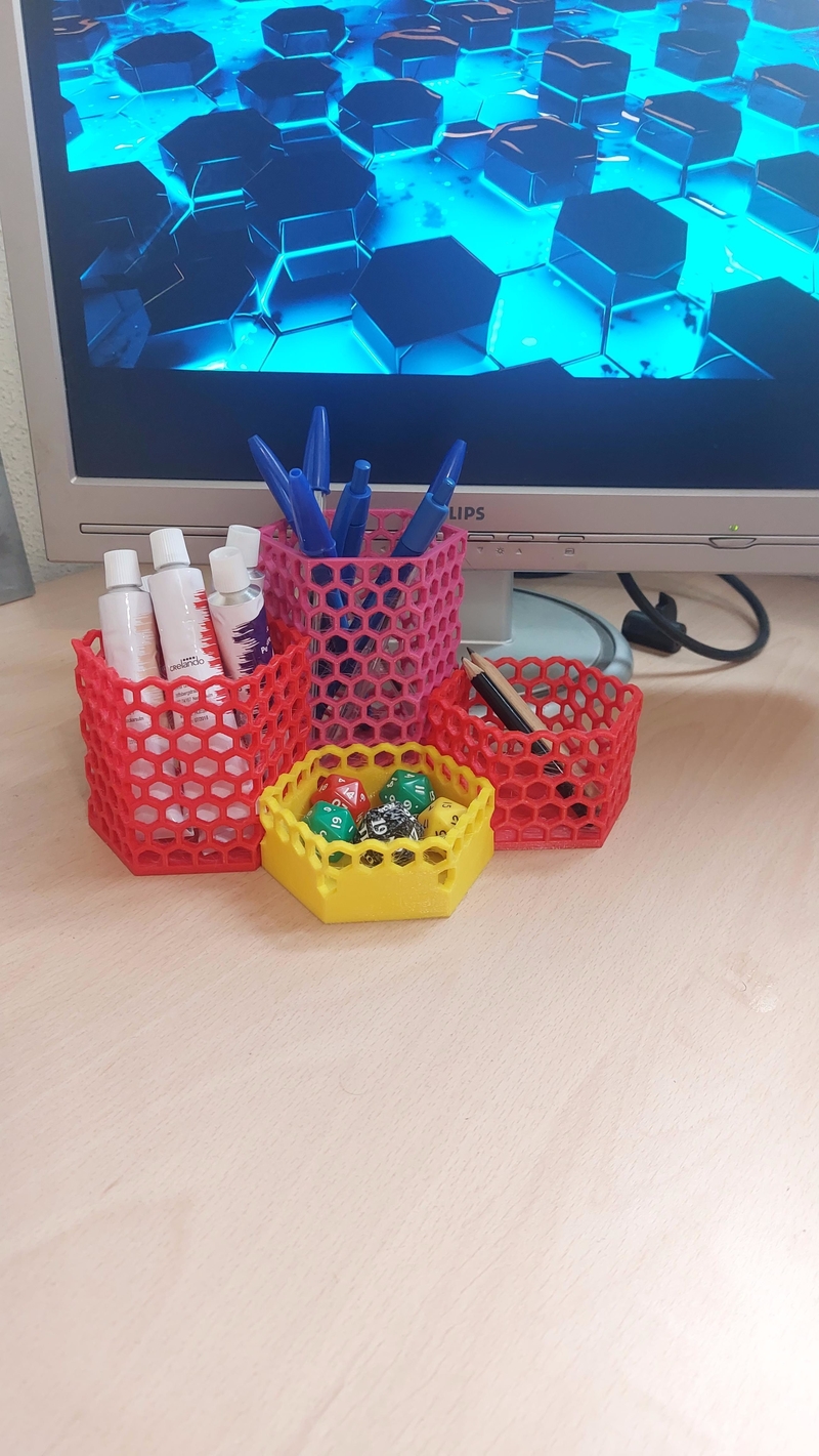 Set of 4 Multifunctional Hexagonal Pencil holder