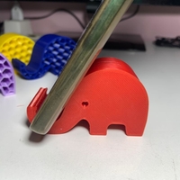 Heart-eyed Elephant Phone Stand - Thumbnail 3
