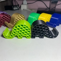 Heart-eyed Elephant Phone Stand - Thumbnail 4