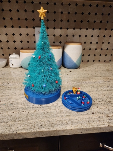 tree and mini orniment box