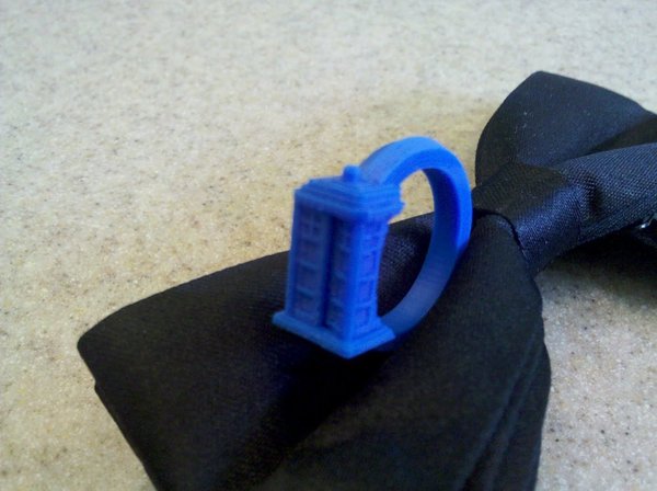Tardis Elegant Ring Topper