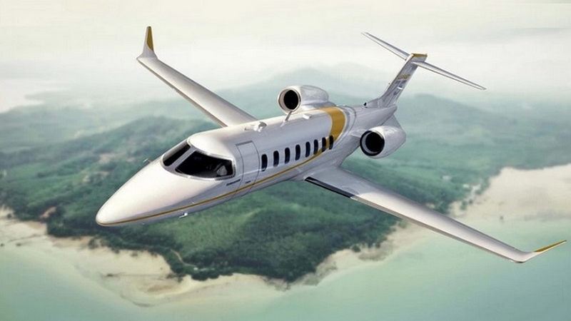 Bombardier Learjet 70
