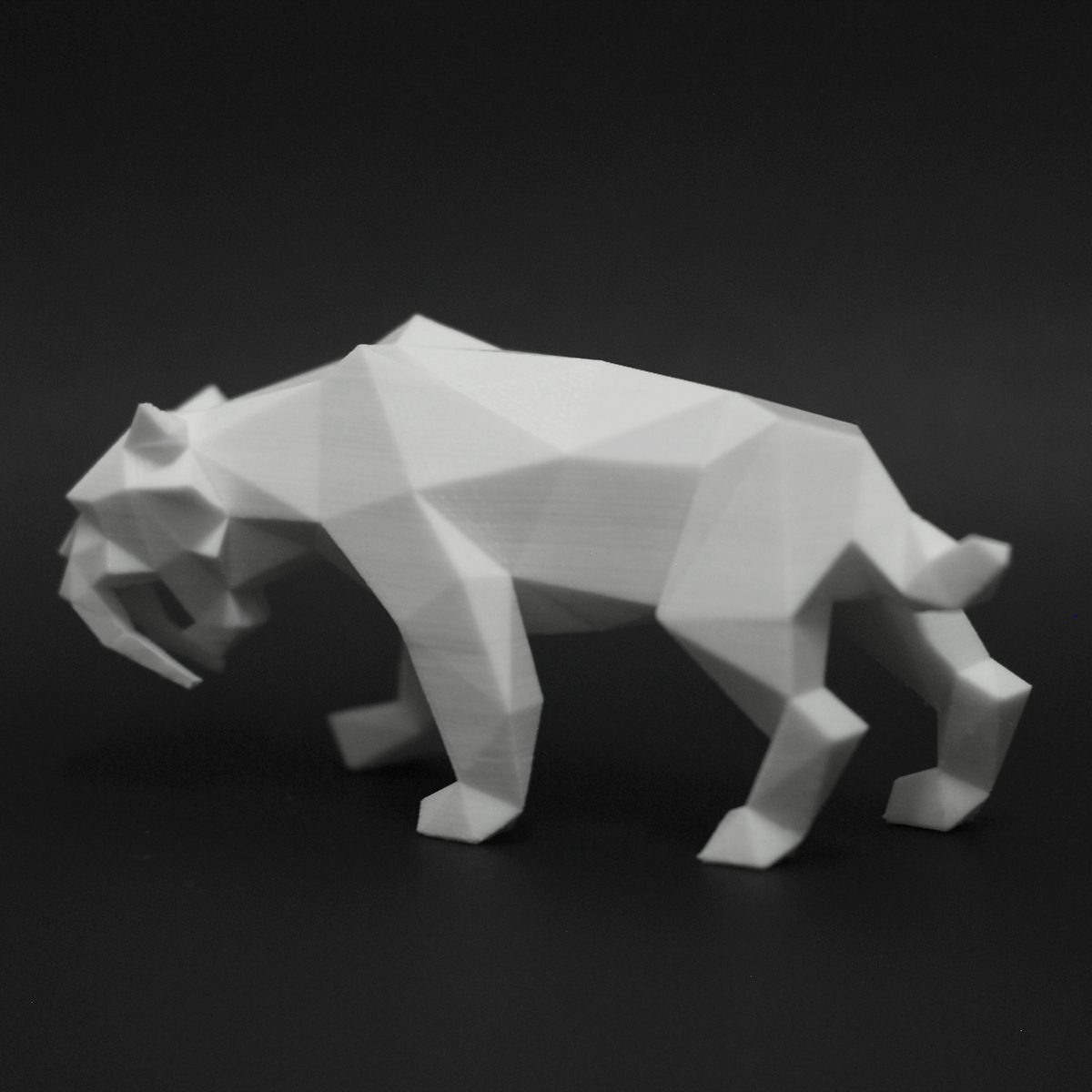 3d Printed Low Poly Saber Toothed Tiger By Formbyte Pinshape