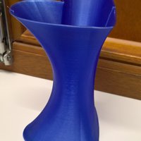 Heart vase  - Thumbnail 1