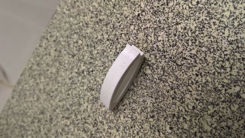 Retaining clip