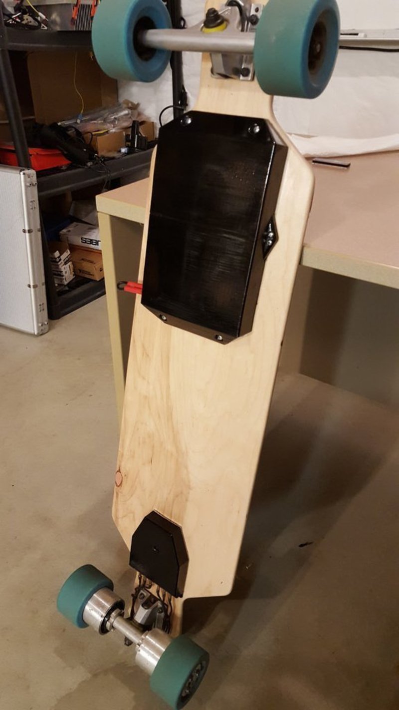Electric longboard dual VESC case and separate battery case
