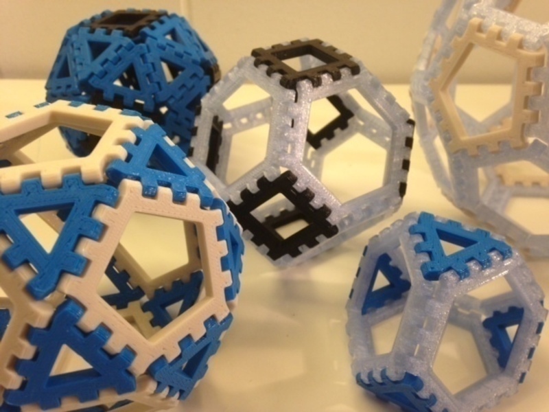 Poly-Snaps: Tiles for Building Polyhedra