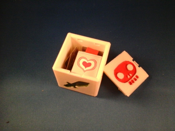 Pocket Dungeon Quest dice/game box