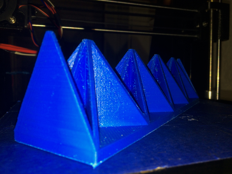 Pyramid laptop stand - Pinshape