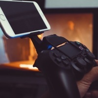 iPhone 6/s Grip with Dualshock 4 - Thumbnail 1