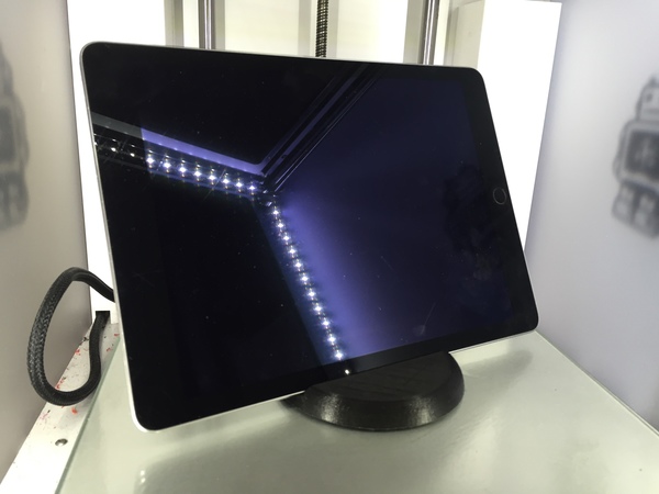iPad 2 Air Super Minimalistic Stand