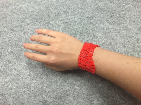 Kinematic bracelet by Nervous system