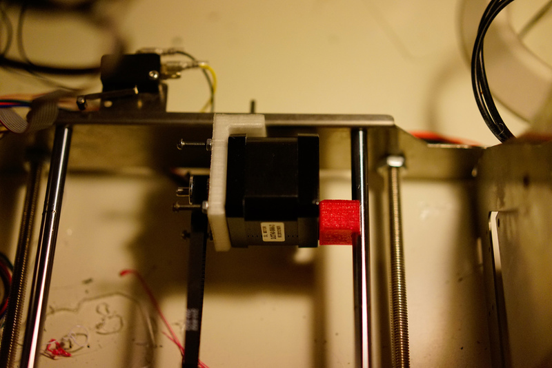 Zonestar P802Q Y-Axis Motor Mount / Holder (incl. mirror)