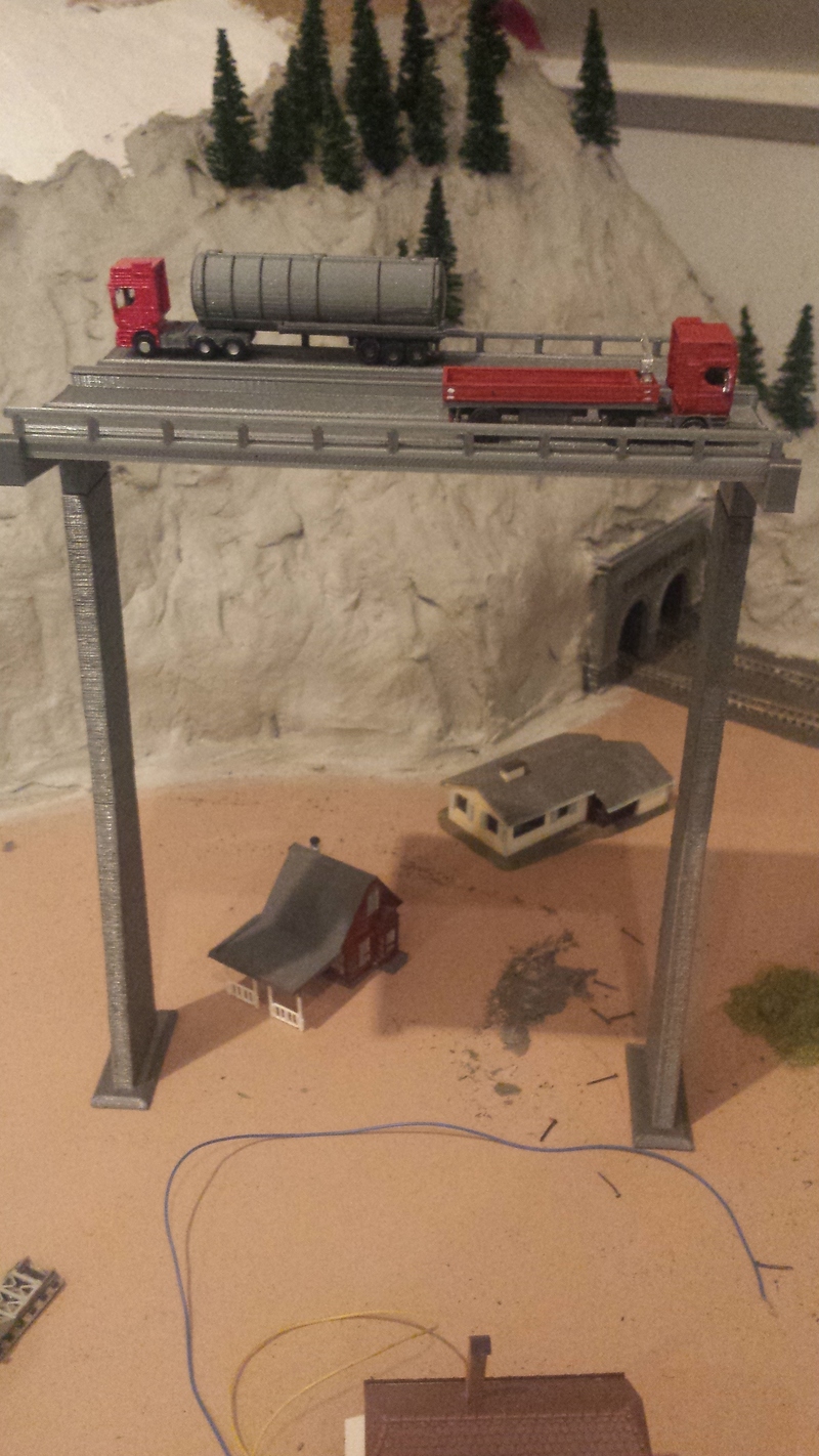n-scale 1:160 elevated highway