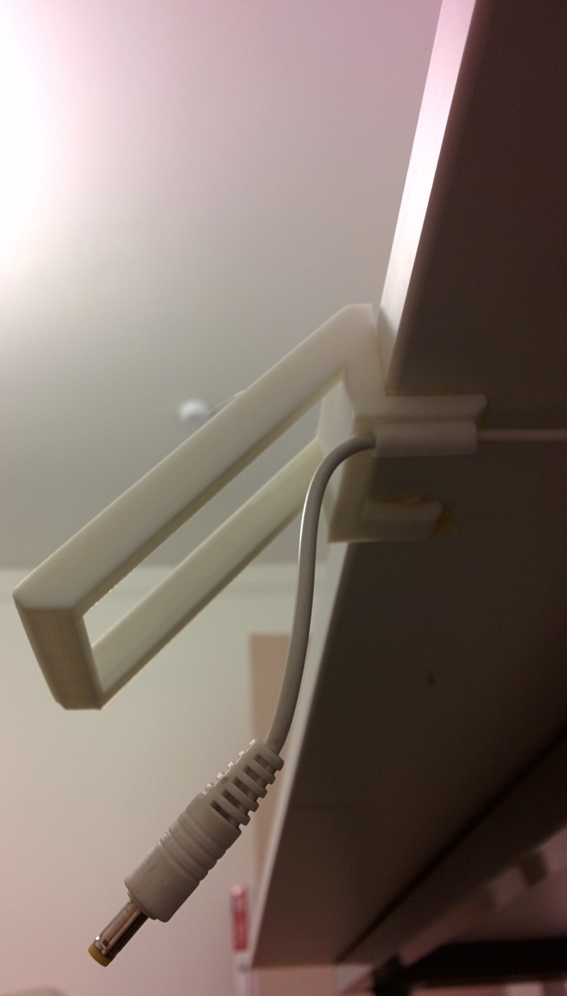 Xbox 360 game pad holder for Ikea desk (2cm width)