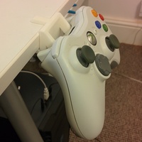 Xbox 360 game pad holder for Ikea desk (2cm width) - Thumbnail 3