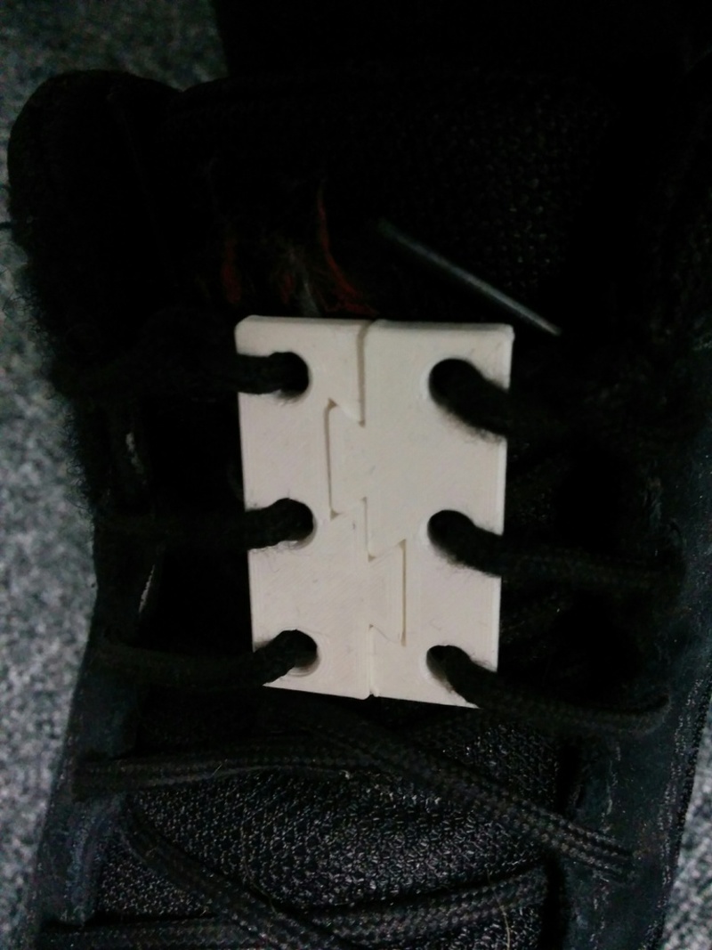 Shoelace (adapted from Klots)