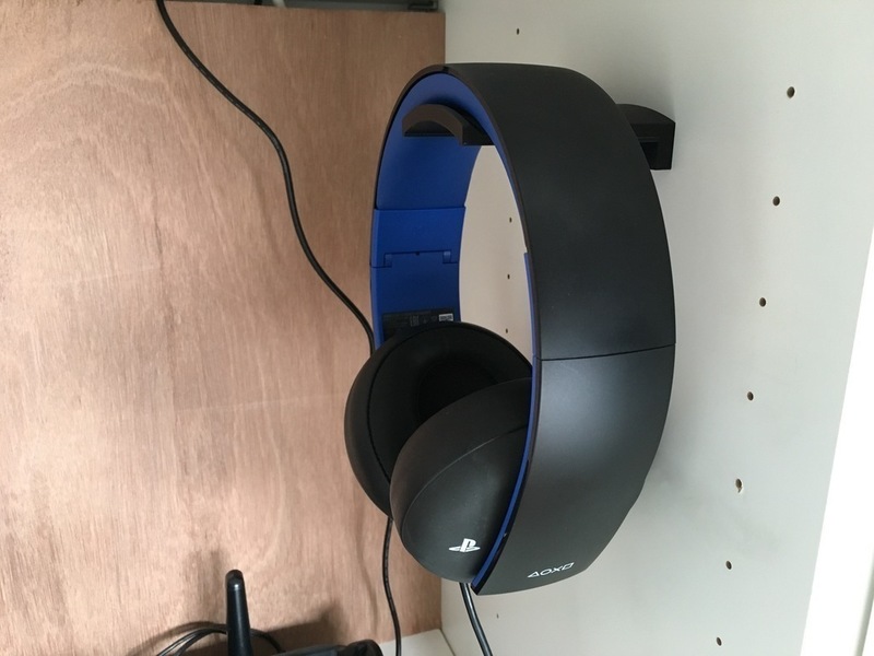 Headphones holder