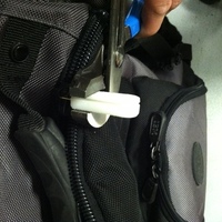 Replacement backpack zipper tab - Thumbnail 3