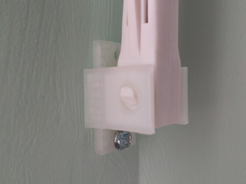 Vertical Blind Cord Tensioner