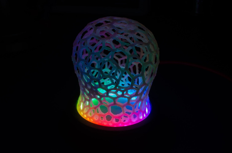 BLE Voronoi Feather Lamp (Meshmixed)