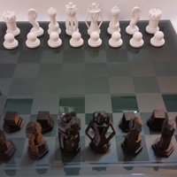 Chess Set - Round vs Blocky - Thumbnail 3