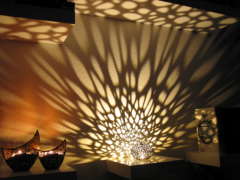 3D Printed Voronoi Pearl Light Lamp No. 1 by 3d-graph