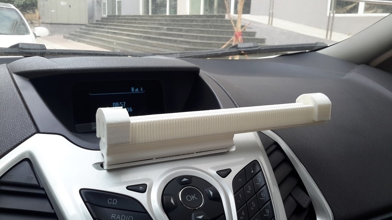 Customizable cd slot holder for phone & tablet - in Ford Fiesta 