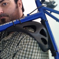 Painless bicycle on shoulder - Thumbnail 1