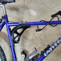 Painless bicycle on shoulder - Thumbnail 2