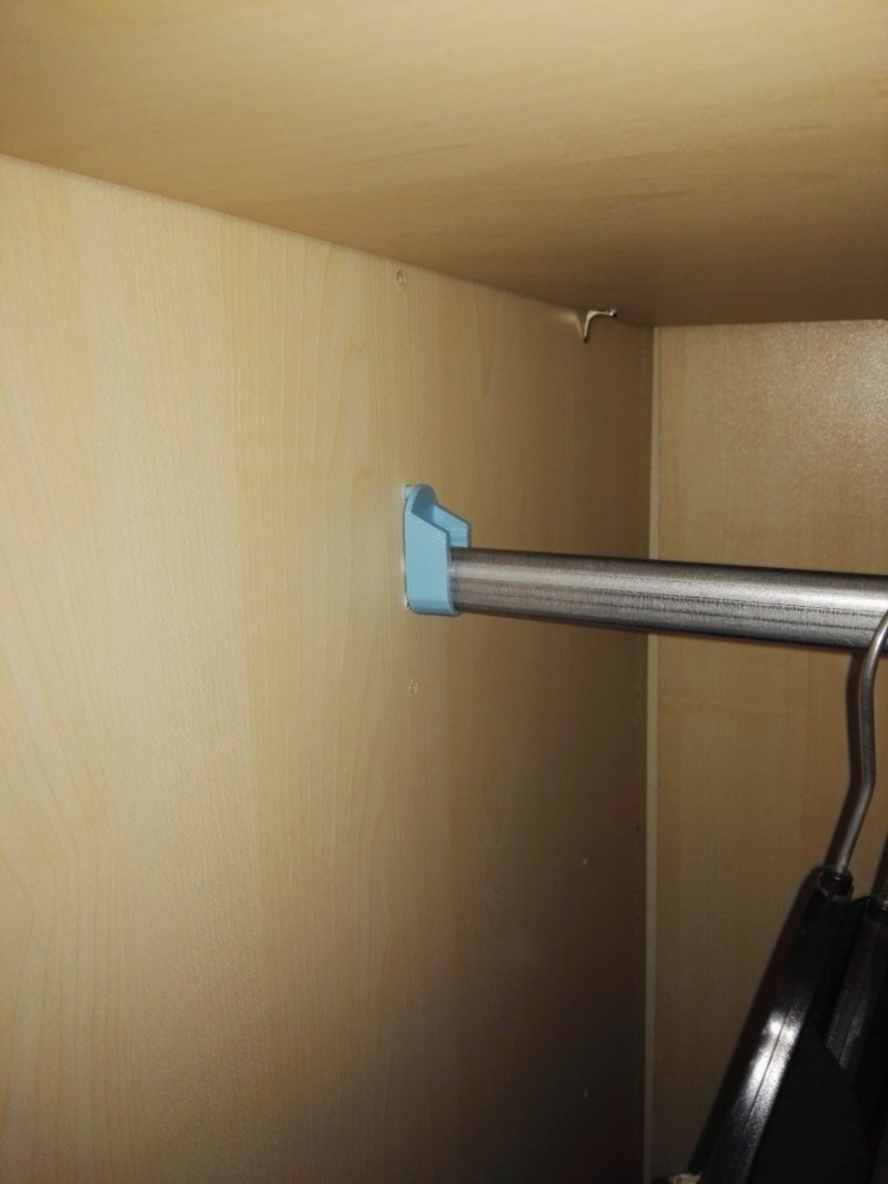 Stangenhalterung für Schrank