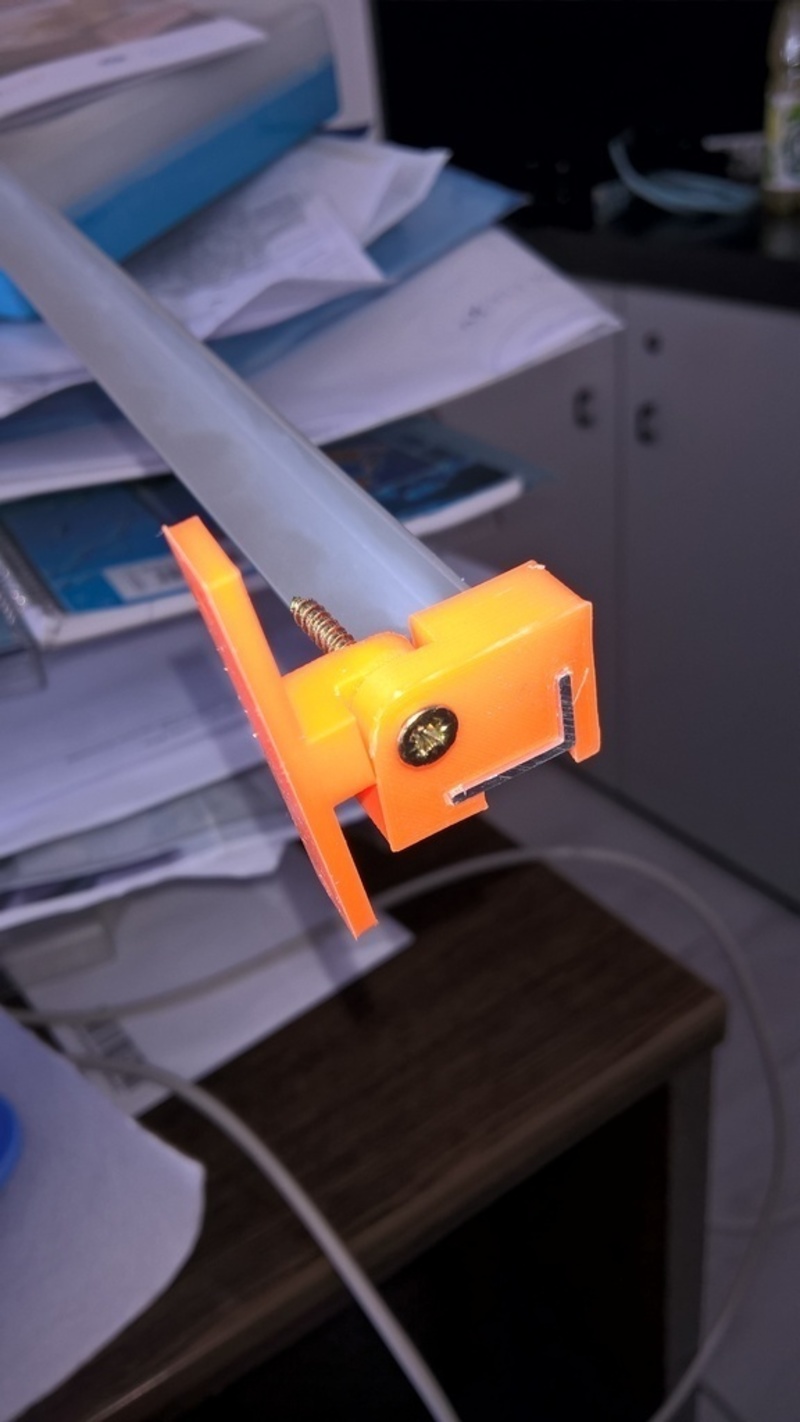 Adjustable L profile holder - parametrisable