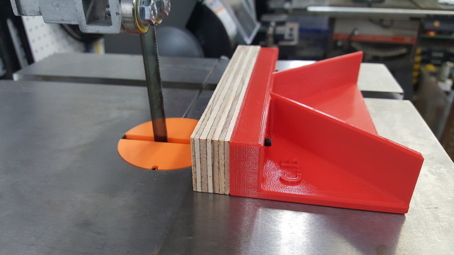 Small Pusher for Safe Cutting on your bandsaw, scroll saw, etc :