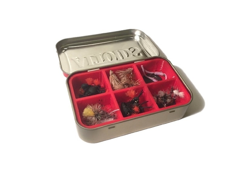 Altoids tin divider with magnet slots