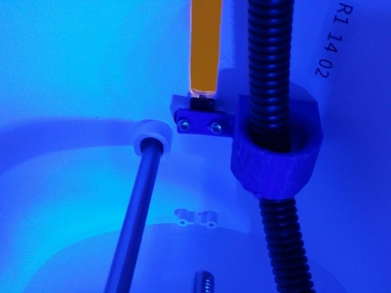 Robo 3D x-axis wiring guide w/screw holes
