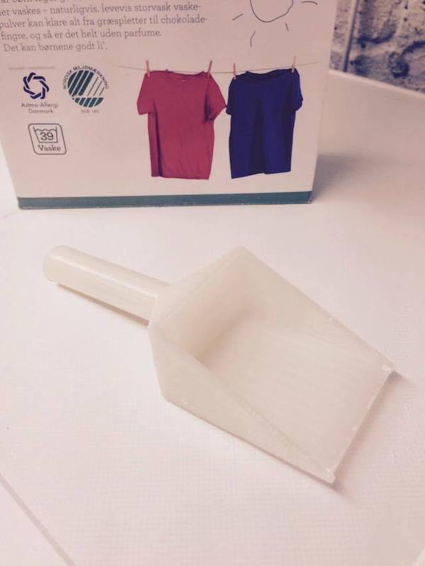 Small shovel for laundry detergent etc.