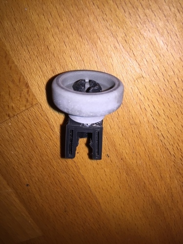 Dishwasher wheel clips