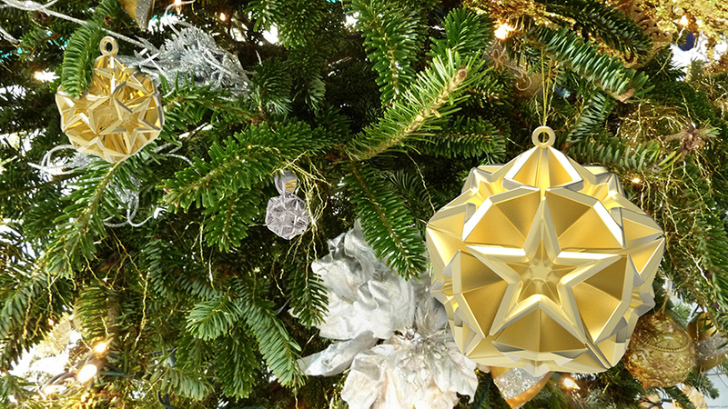 Geometric Stars Christmas Tree Ornament (Large)     