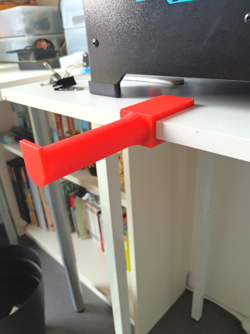 Mini spool holder / desktop fix